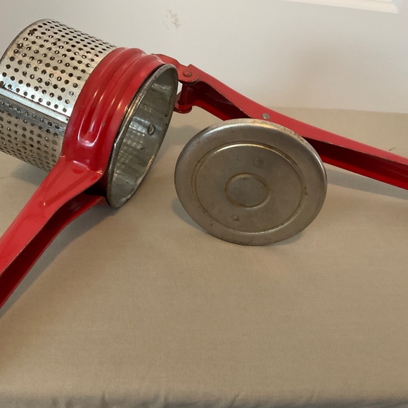 Vintage Potato Ricer/Masher - Picture 2 of 6